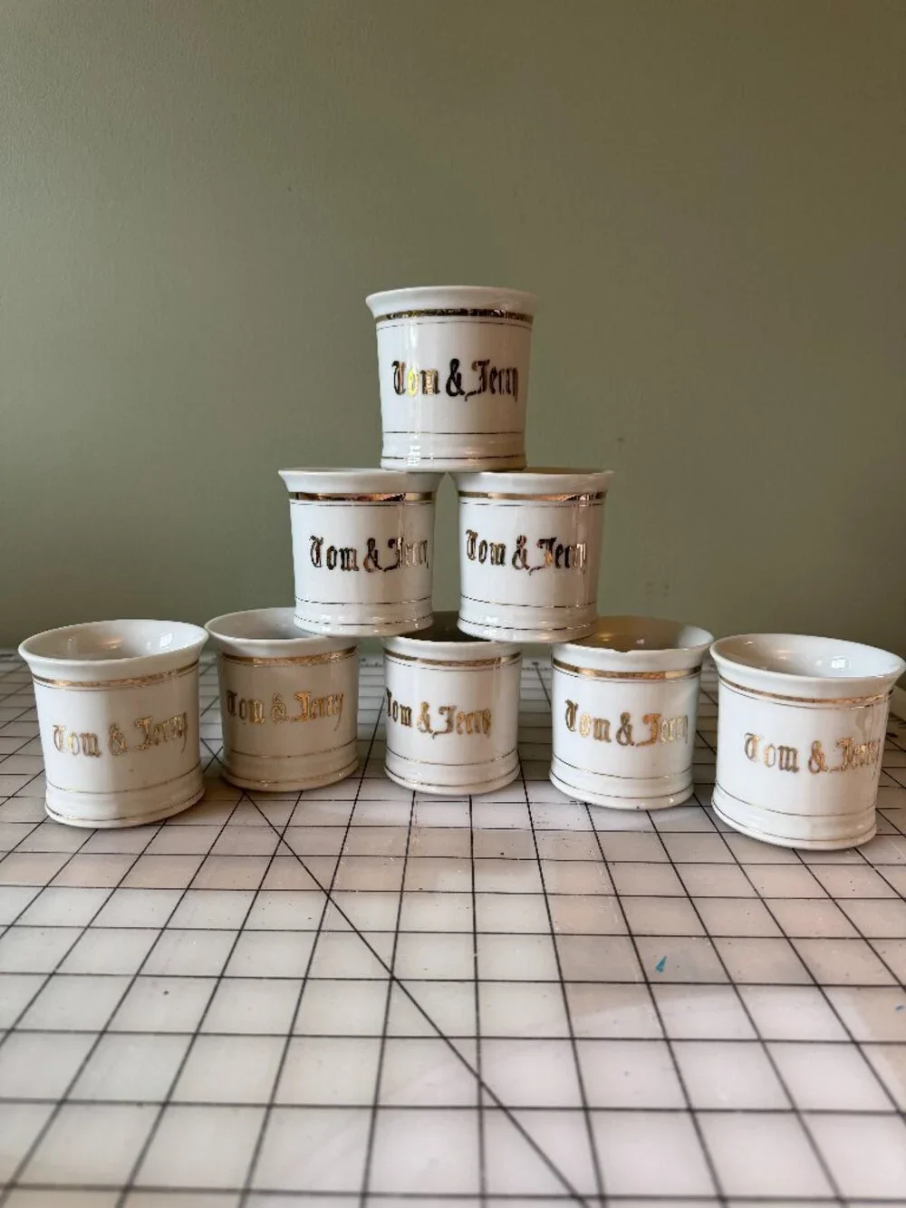 Vintage Tom & Jerry White Mugs Set of 8 Gold Trim Made in Japan